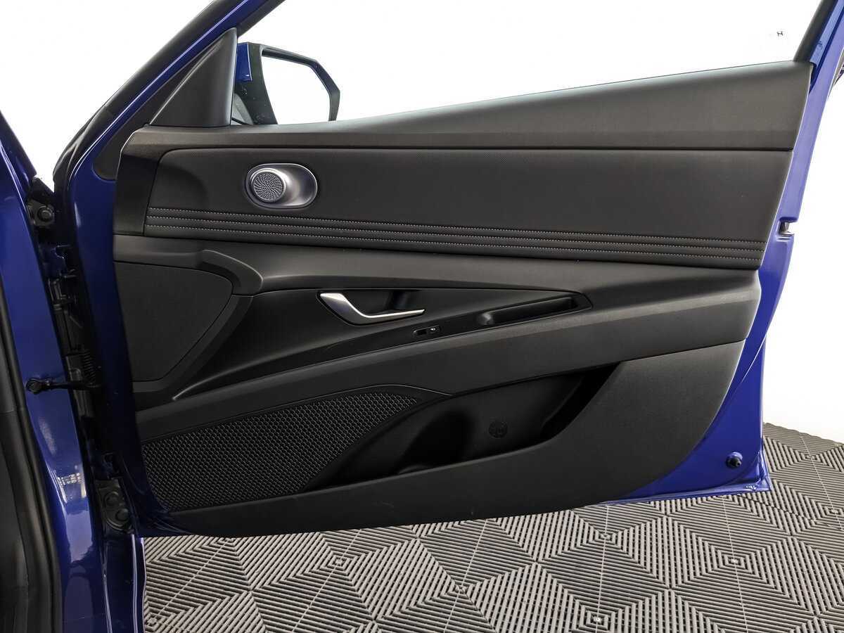 Hyundai Elantra с пробегом — 2021 год. Фото: #20