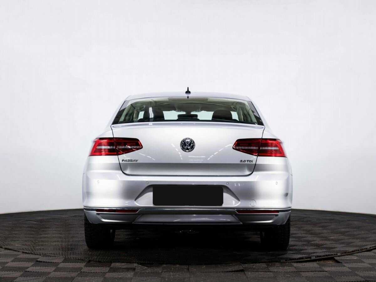 Volkswagen Passat с пробегом — 2017 год. Фото: #4