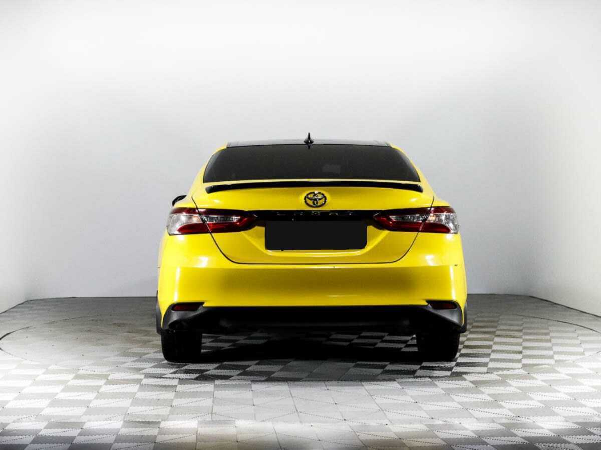 Toyota Camry с пробегом — 2021 год. Фото: #5