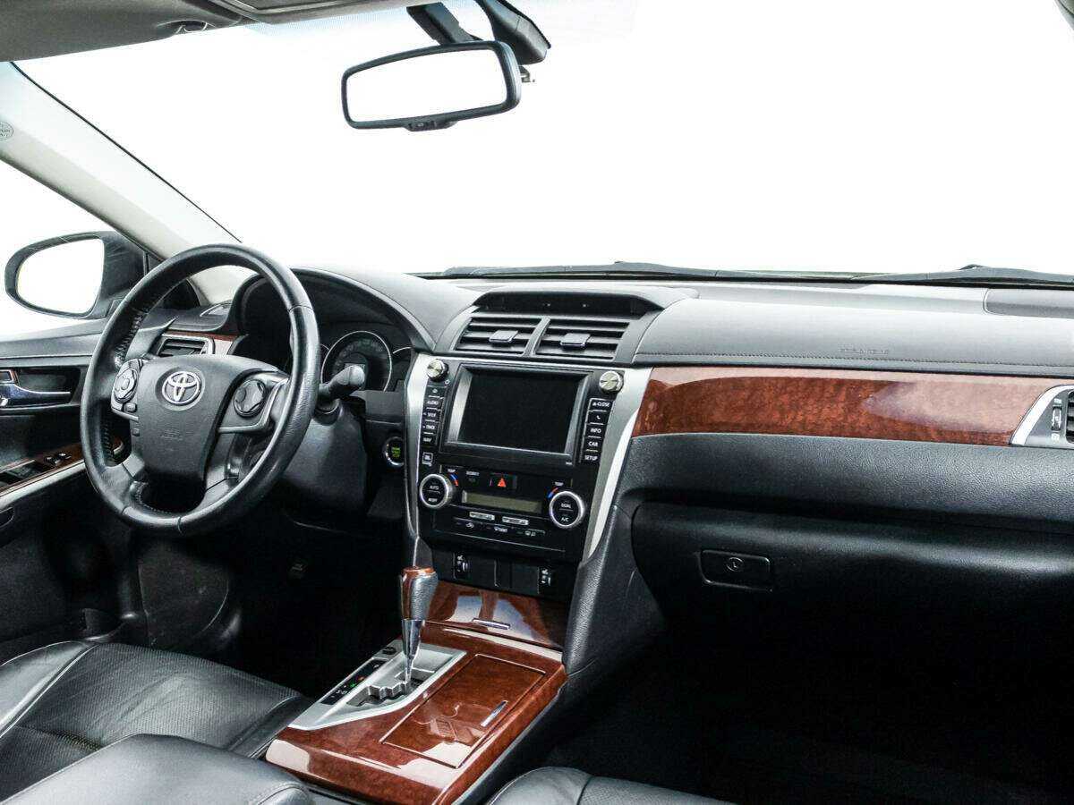 Toyota Camry с пробегом — 2012 год. Фото: #8
