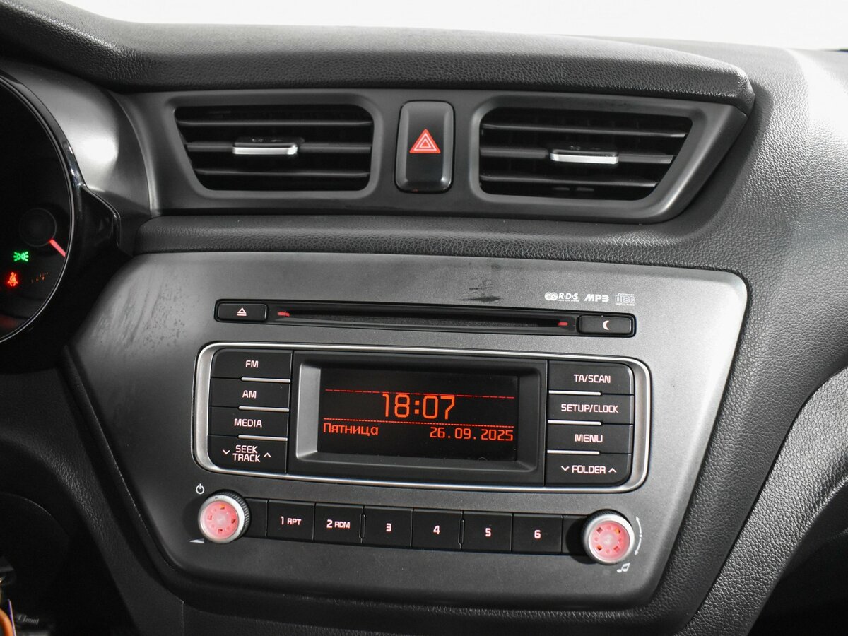 Kia Rio с пробегом — 2016 год. Фото: #13