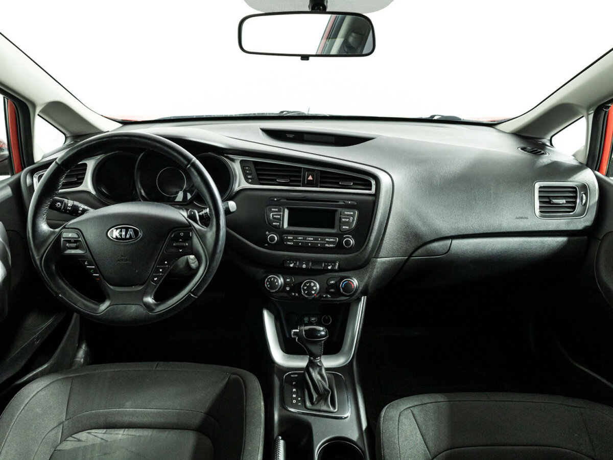 Kia Ceed с пробегом — 2016 год. Фото: #12