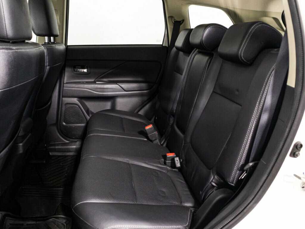 Mitsubishi Outlander с пробегом — 2018 год. Фото: #9
