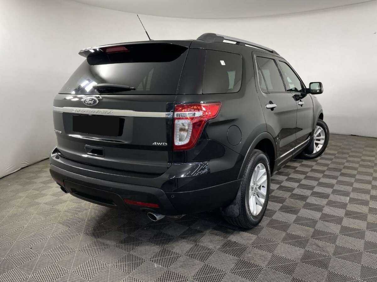 Ford Explorer с пробегом — 2013 год. Фото: #5