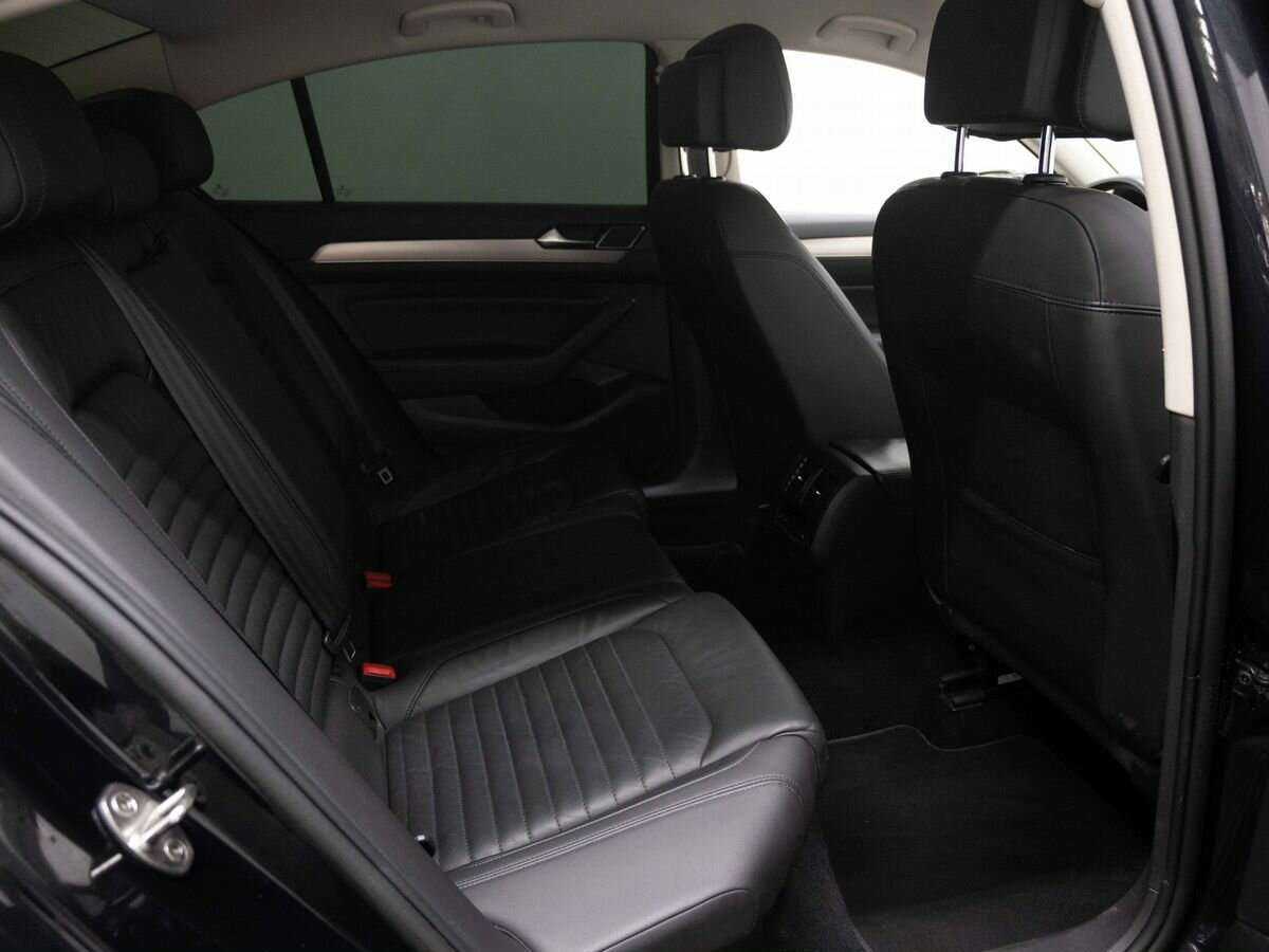 Volkswagen Passat с пробегом — 2019 год. Фото: #9