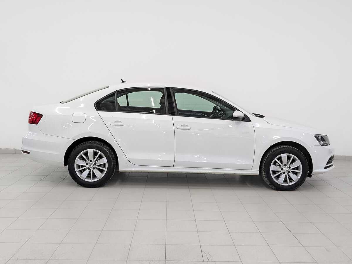 Volkswagen Jetta с пробегом — 2016 год. Фото: #3