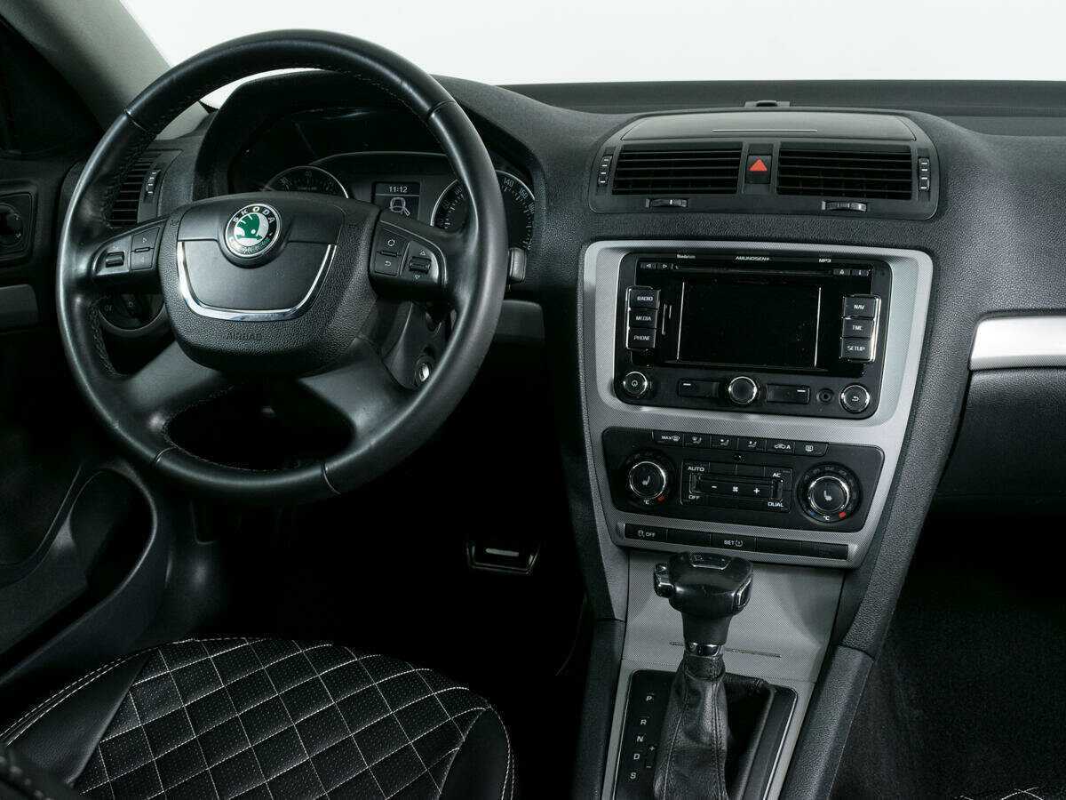 Skoda Octavia с пробегом — 2013 год. Фото: #10