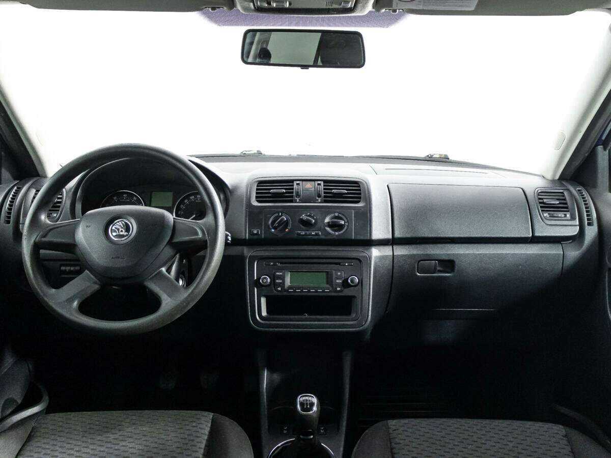 Skoda Fabia с пробегом — 2013 год. Фото: #12