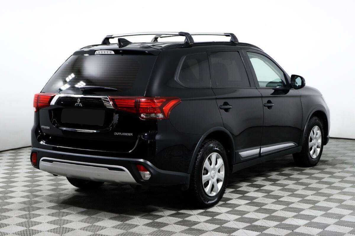 Mitsubishi Outlander с пробегом — 2018 год. Фото: #4