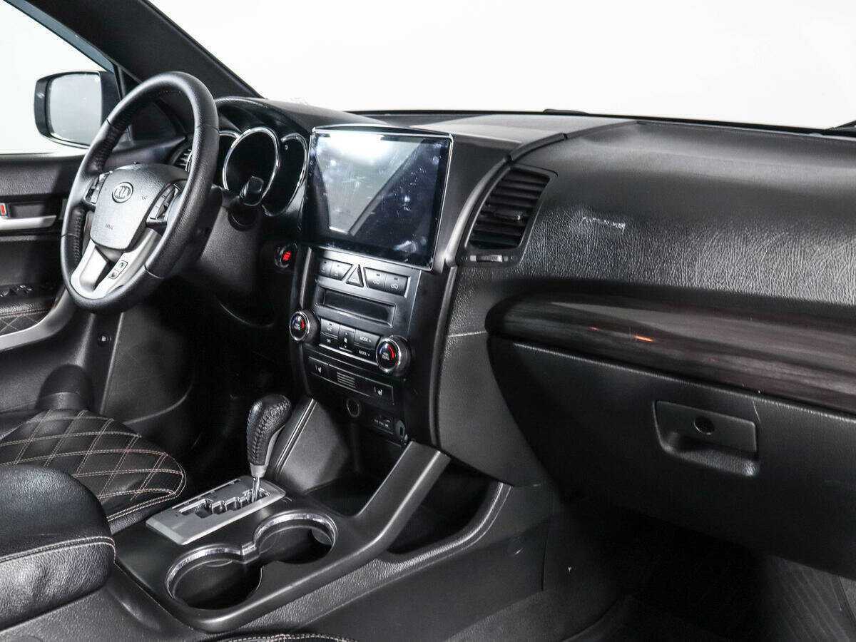 Kia Sorento с пробегом — 2012 год. Фото: #7