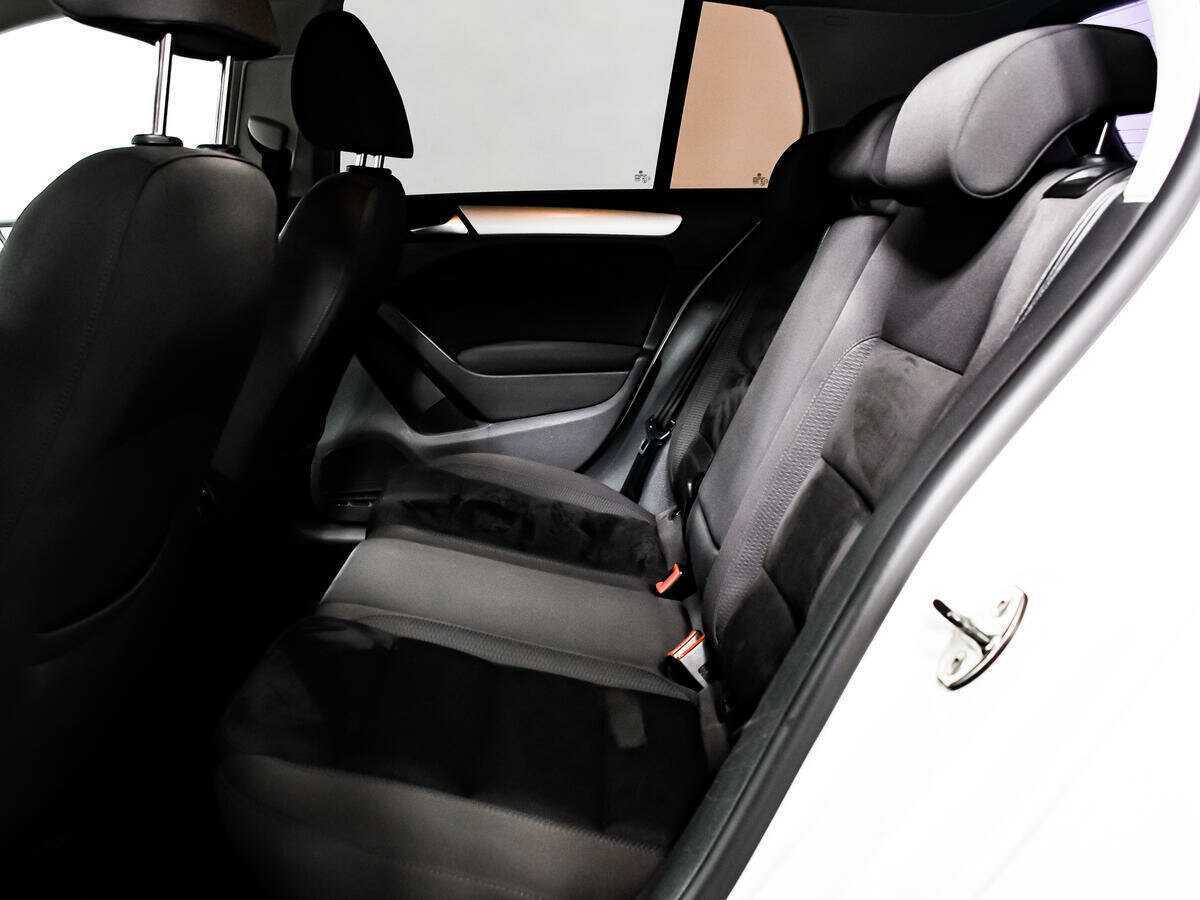 Volkswagen Golf с пробегом — 2012 год. Фото: #11