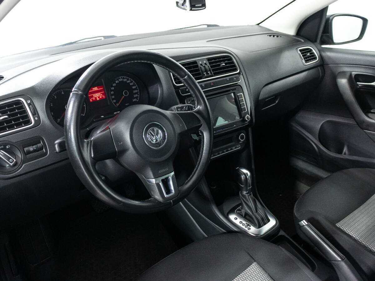 Volkswagen Polo с пробегом — 2014 год. Фото: #10