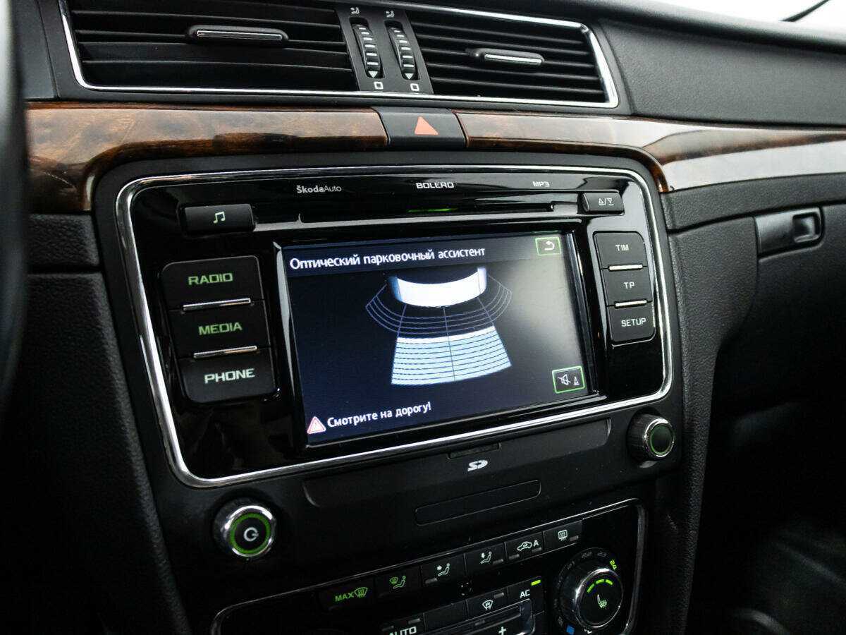 Skoda Superb с пробегом — 2012 год. Фото: #14