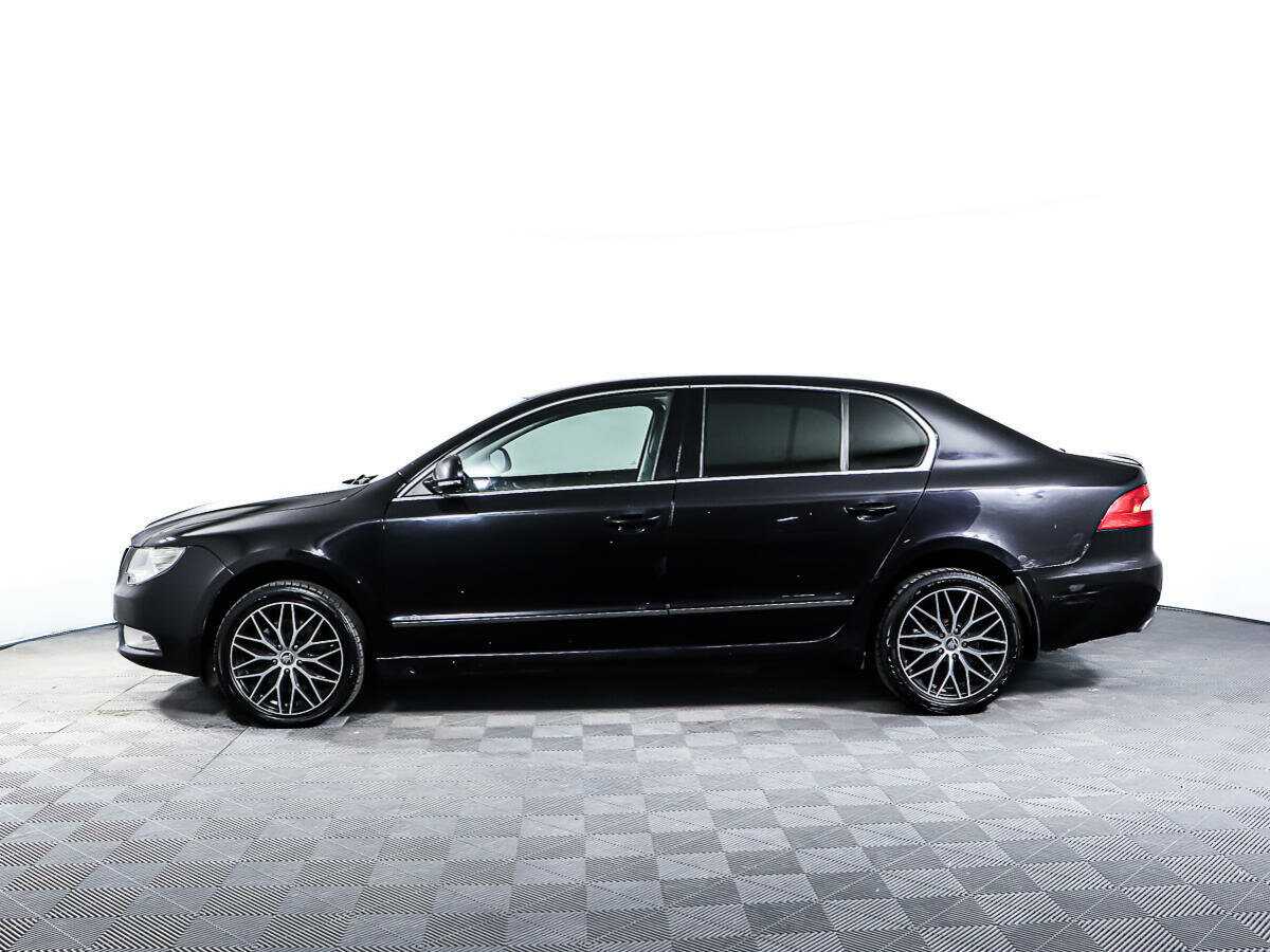 Skoda Superb с пробегом — 2012 год. Фото: #7