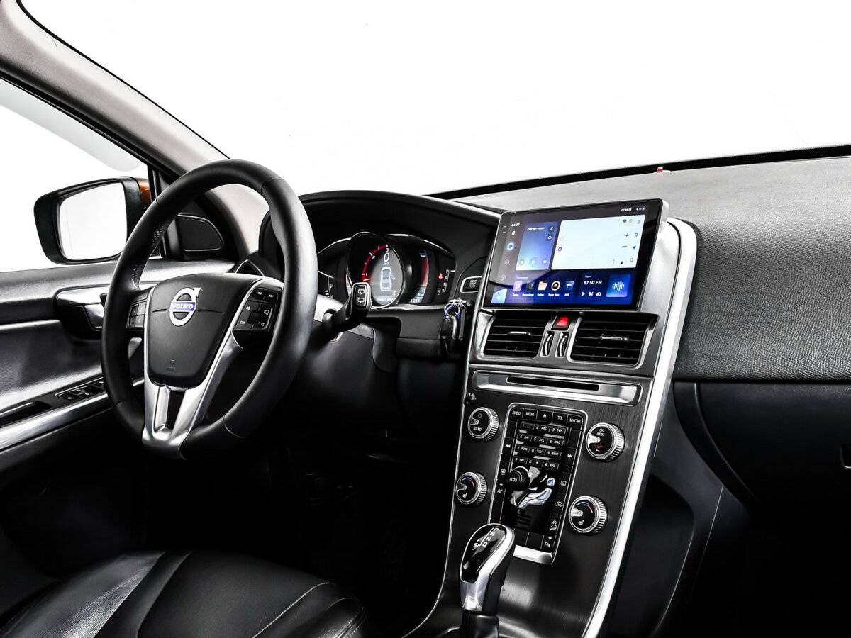 Volvo XC60 с пробегом — 2015 год. Фото: #8