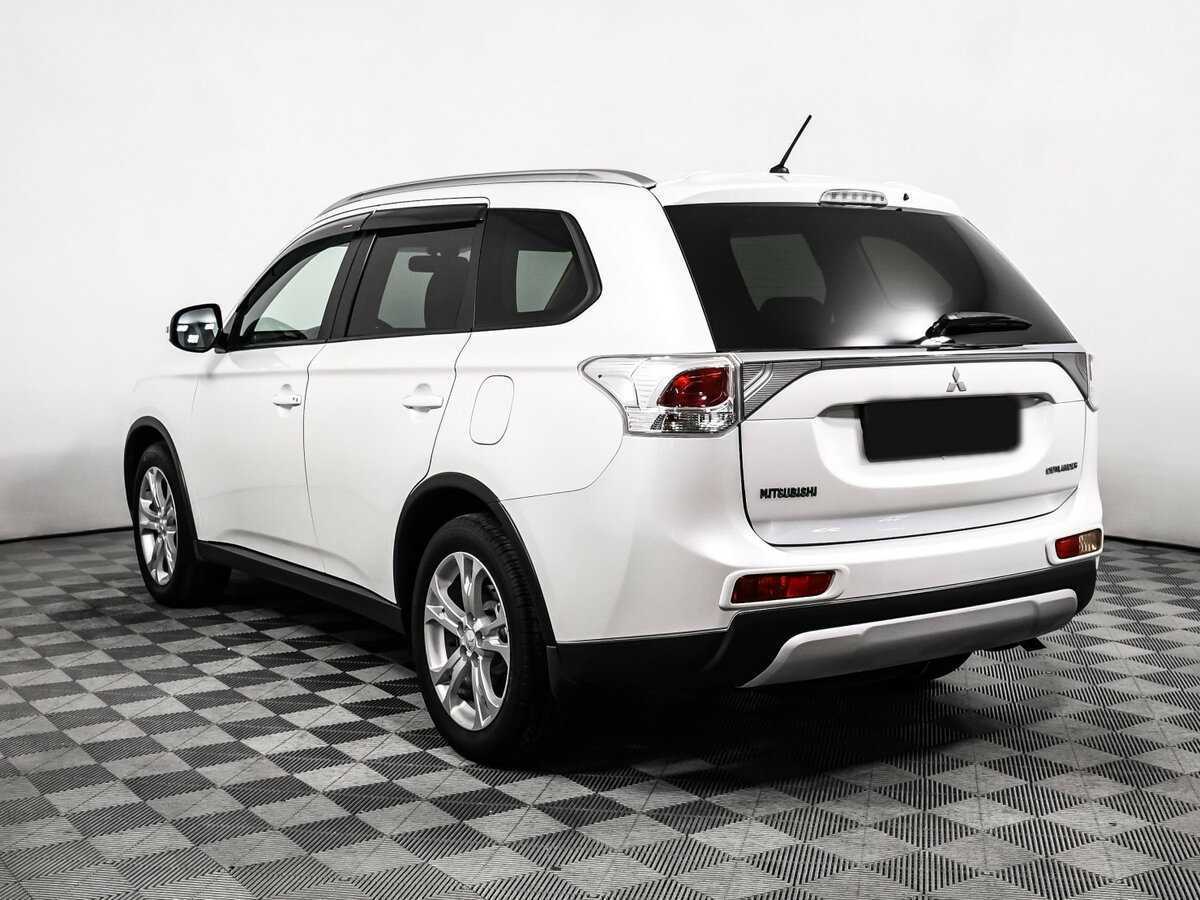 Mitsubishi Outlander с пробегом — 2014 год. Фото: #6