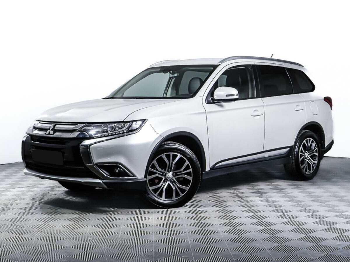 Mitsubishi Outlander с пробегом — 2016 год. Фото: #0