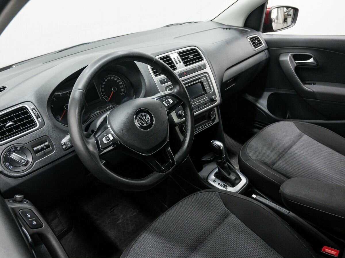 Volkswagen Polo с пробегом — 2017 год. Фото: #10