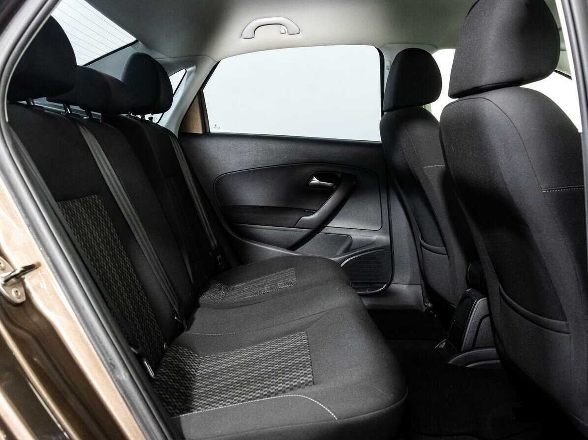 Volkswagen Polo с пробегом — 2018 год. Фото: #13