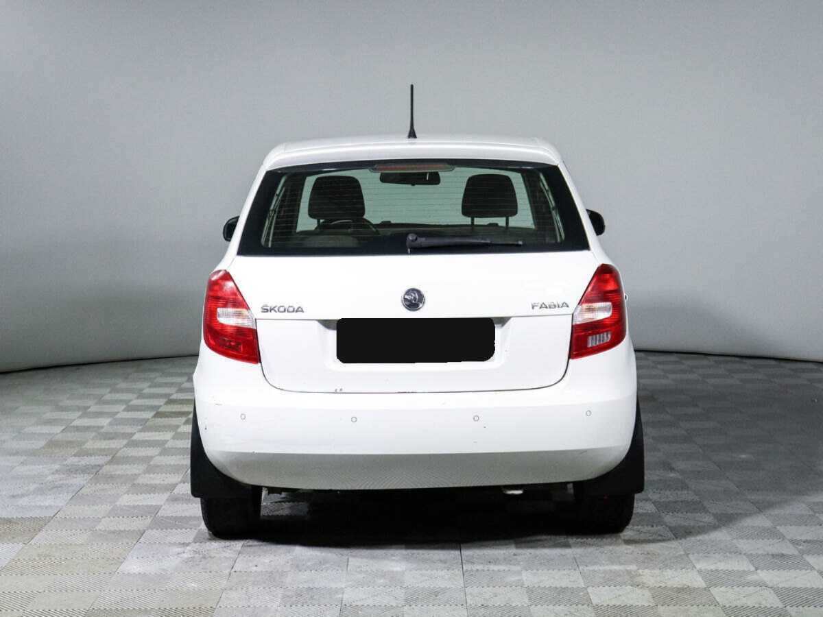 Skoda Fabia с пробегом — 2014 год. Фото: #5