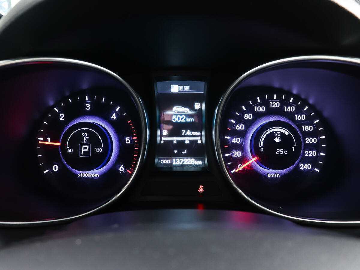 Hyundai Santa Fe с пробегом — 2013 год. Фото: #13