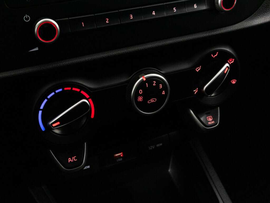 Kia Rio с пробегом — 2022 год. Фото: #20