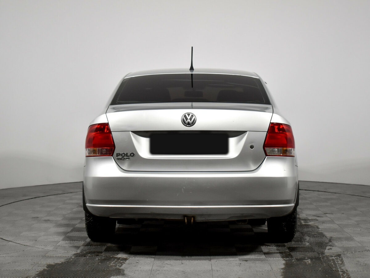 Volkswagen Polo с пробегом — 2015 год. Фото: #5