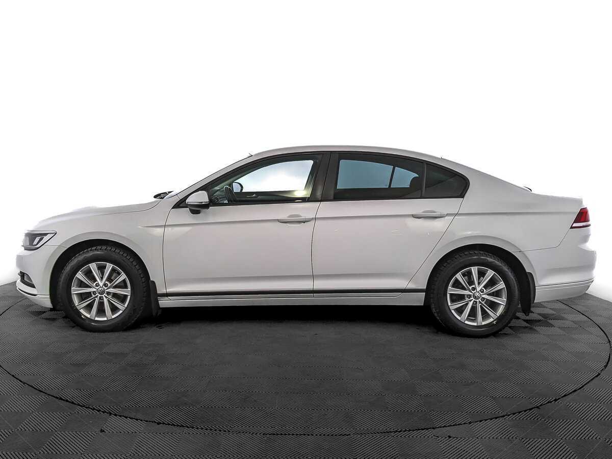 Volkswagen Passat с пробегом — 2016 год. Фото: #7