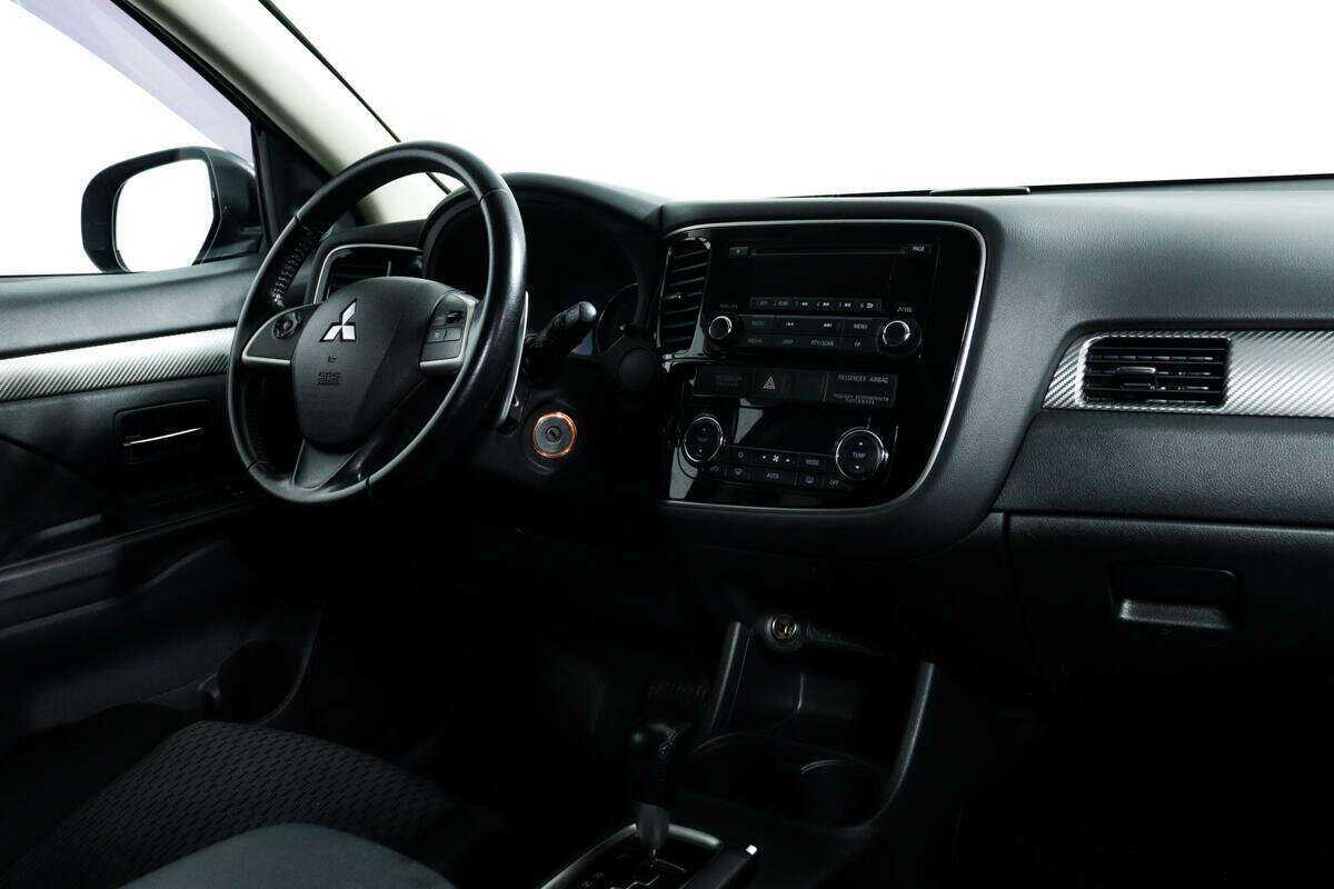 Mitsubishi Outlander с пробегом — 2014 год. Фото: #8