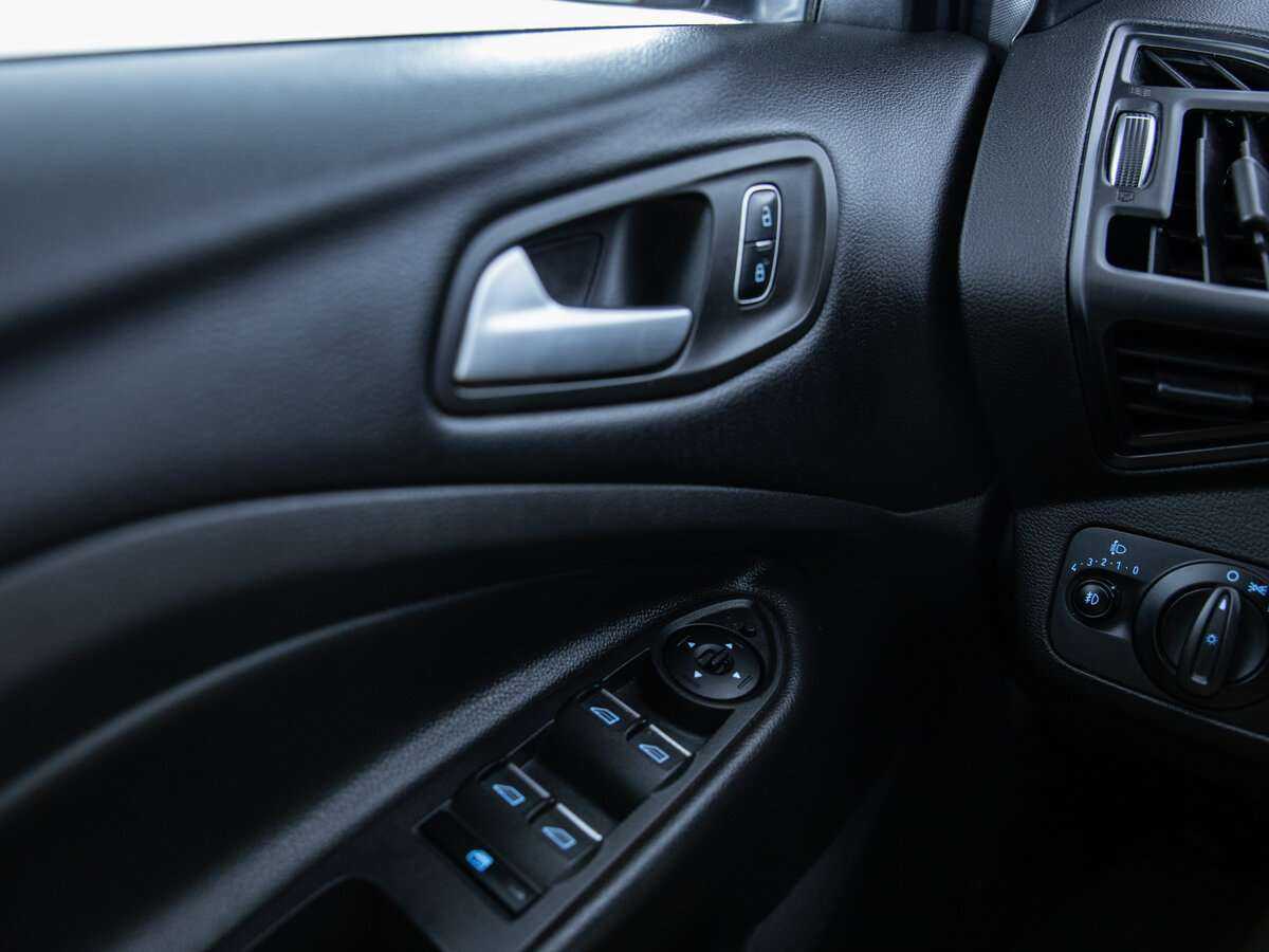 Ford Kuga с пробегом — 2017 год. Фото: #13