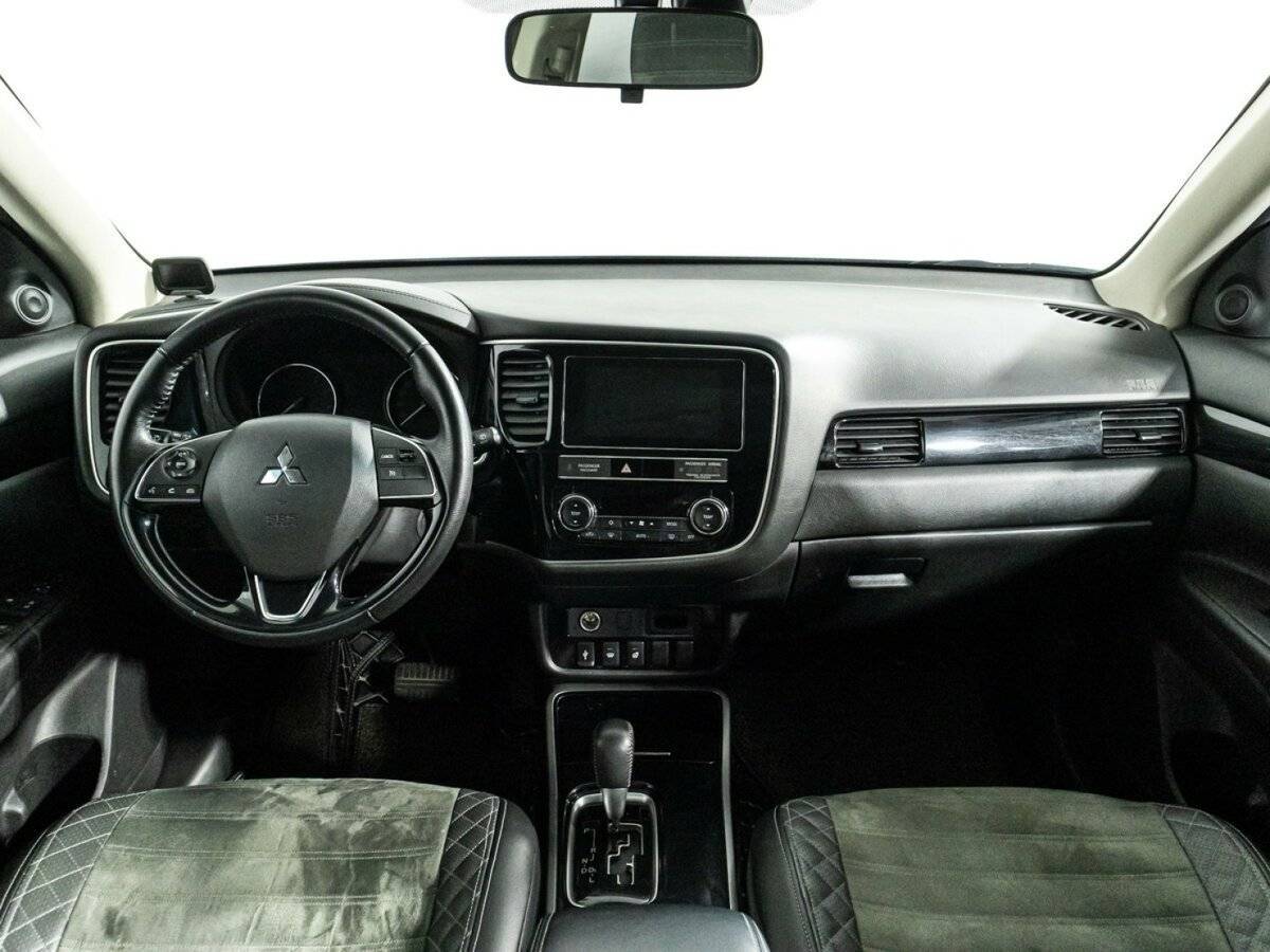Mitsubishi Outlander с пробегом — 2019 год. Фото: #12