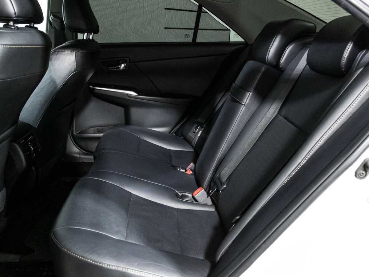 Toyota Camry с пробегом — 2016 год. Фото: #9