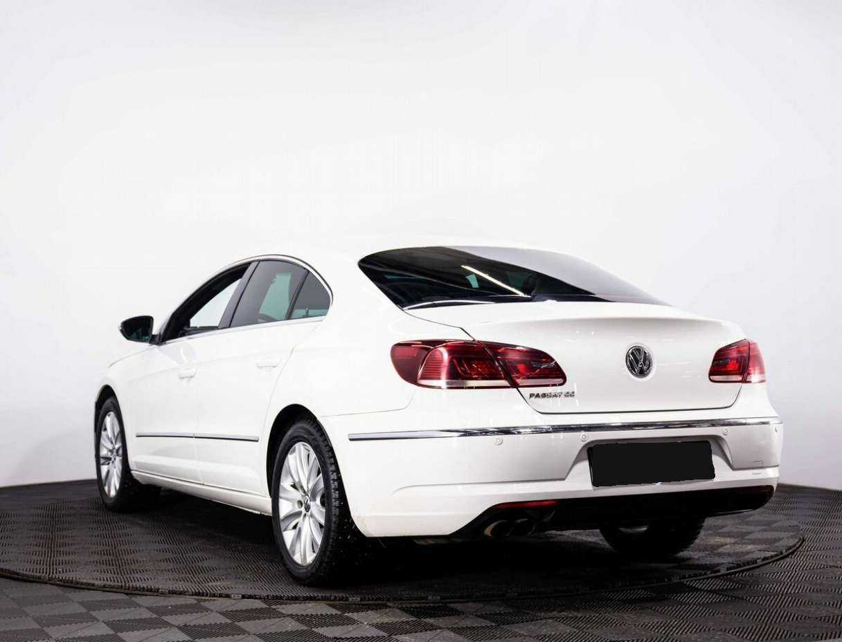 Volkswagen Passat CC с пробегом — 2014 год. Фото: #3