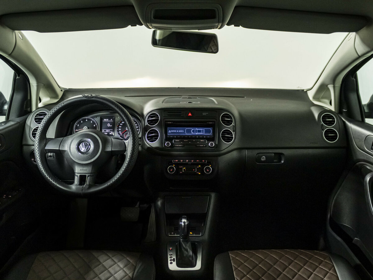 Volkswagen Golf Plus с пробегом — 2013 год. Фото: #10