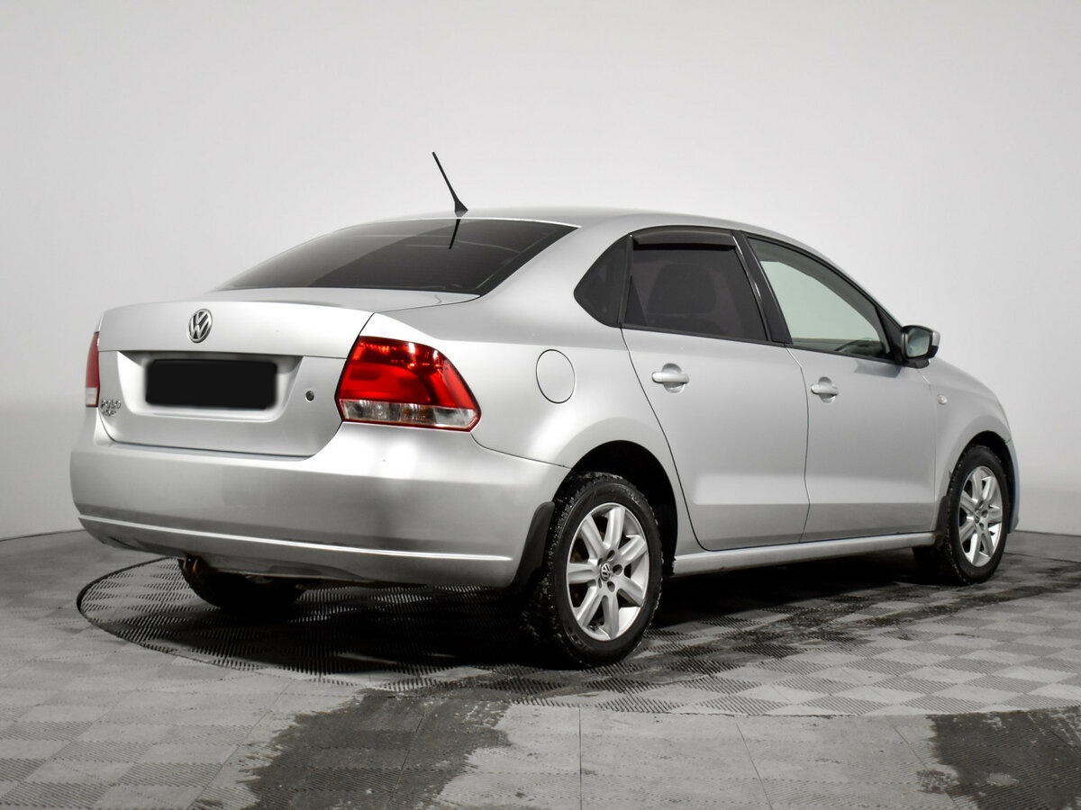 Volkswagen Polo с пробегом — 2015 год. Фото: #4