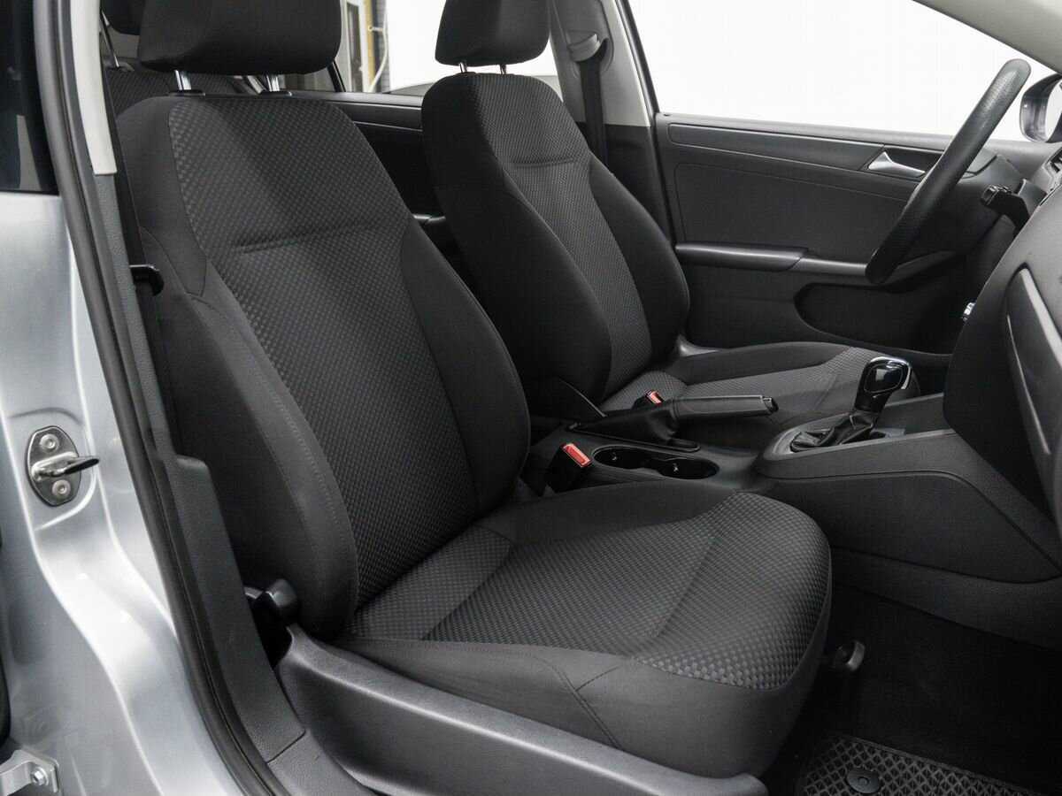 Volkswagen Jetta с пробегом — 2013 год. Фото: #8