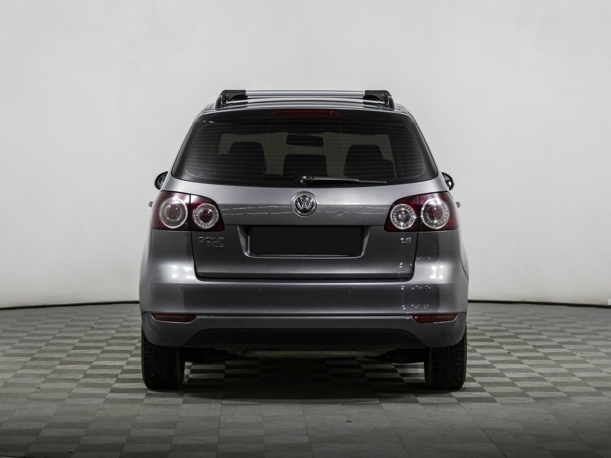 Volkswagen Golf Plus с пробегом — 2013 год. Фото: #4
