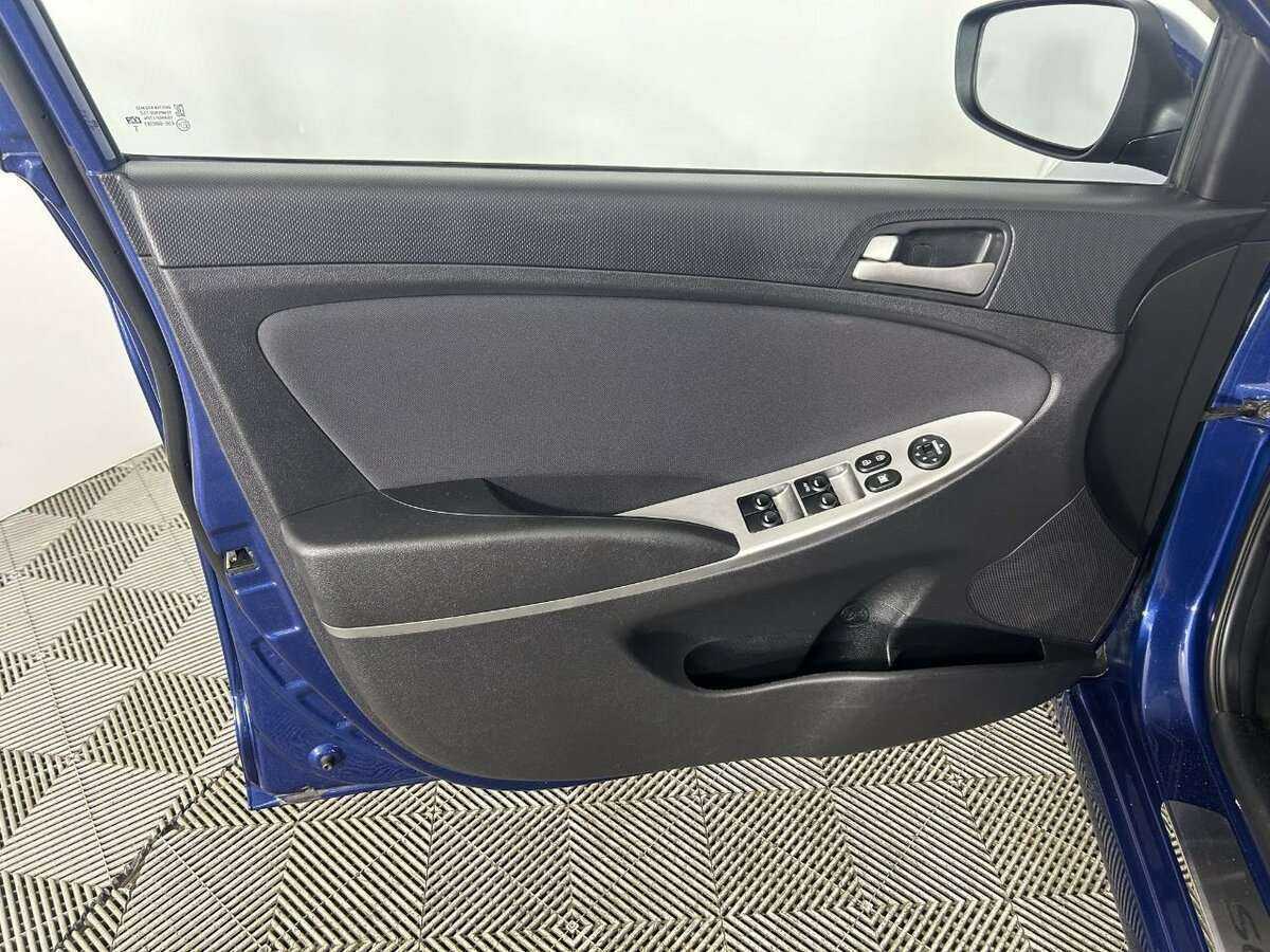 Hyundai Solaris с пробегом — 2016 год. Фото: #7