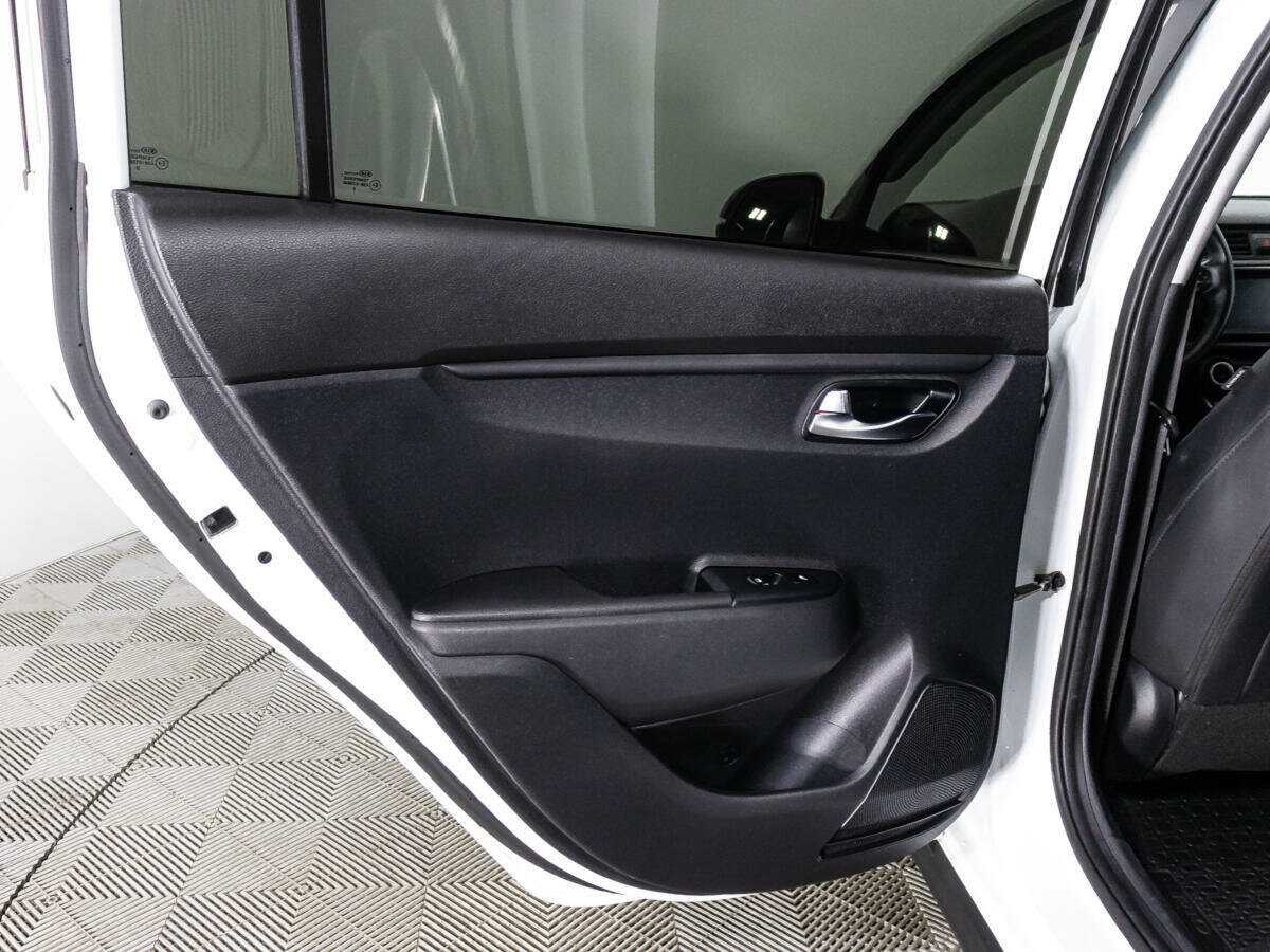 Kia Rio с пробегом — 2020 год. Фото: #25