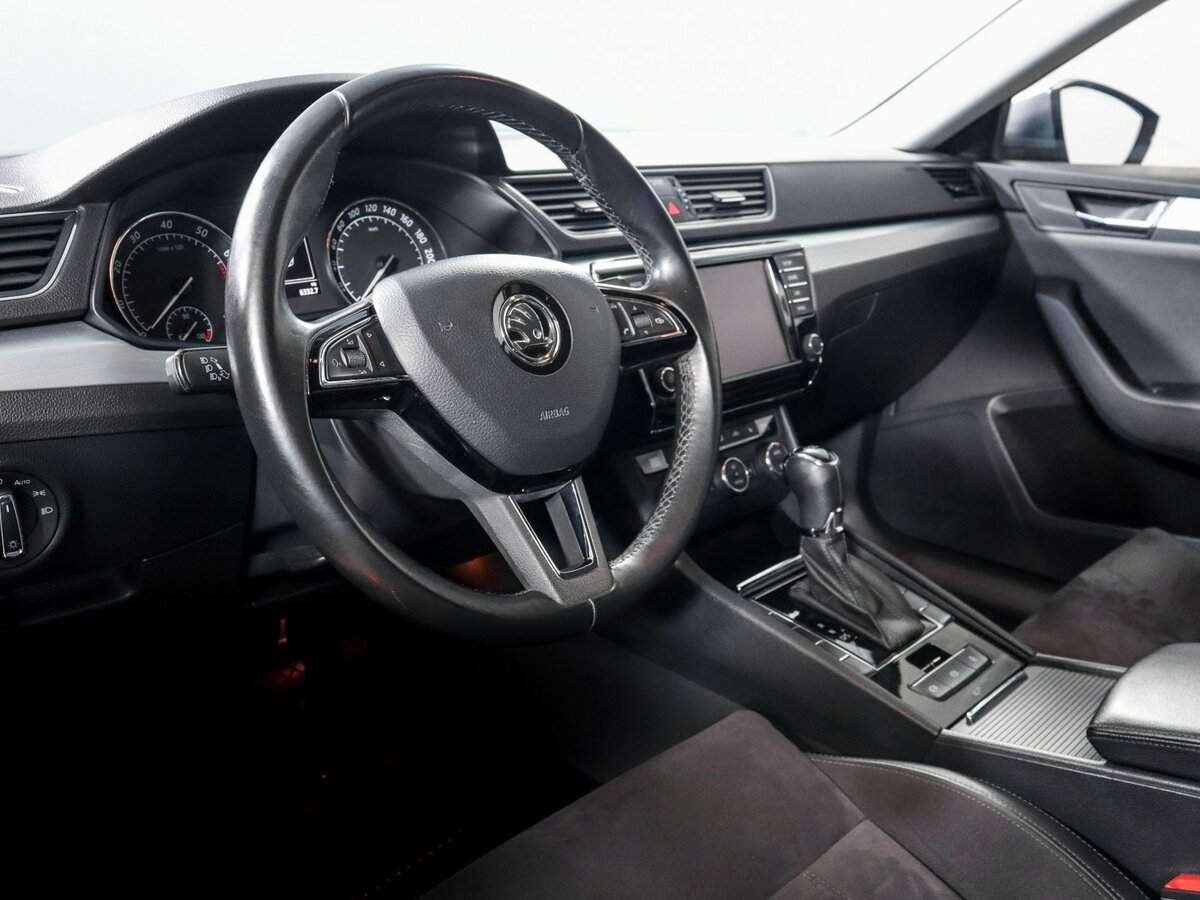 Skoda Superb с пробегом — 2017 год. Фото: #10