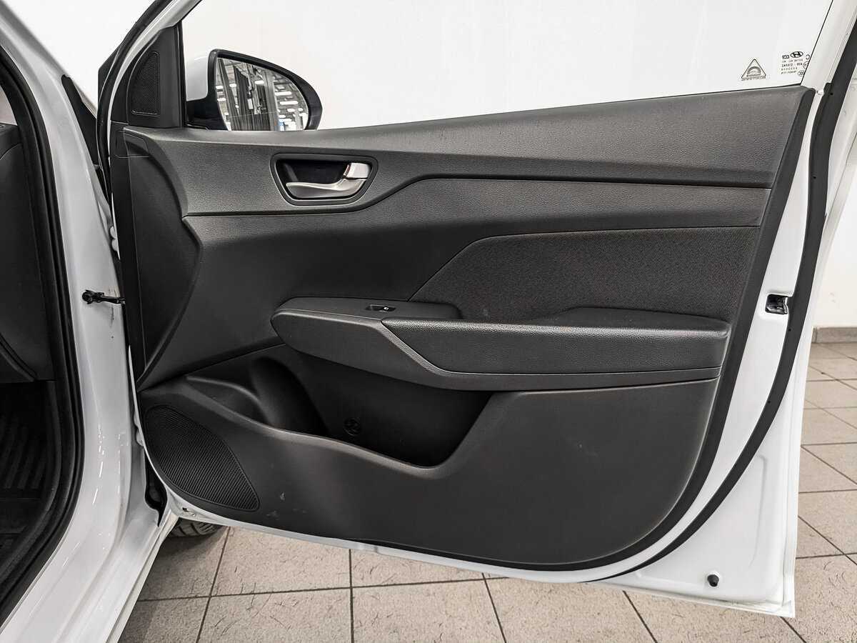 Hyundai Solaris с пробегом — 2019 год. Фото: #21