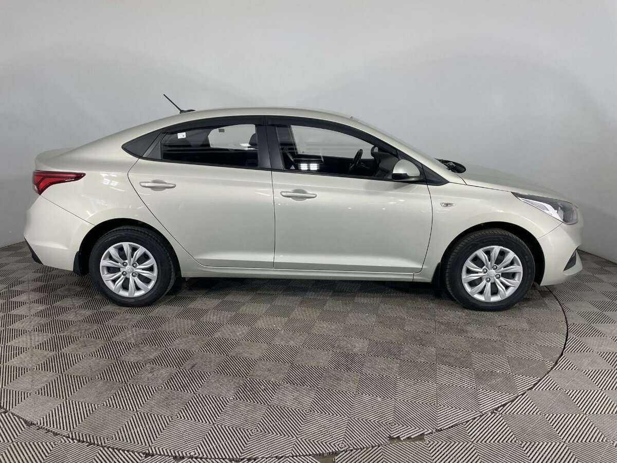 Hyundai Solaris с пробегом — 2018 год. Фото: #3