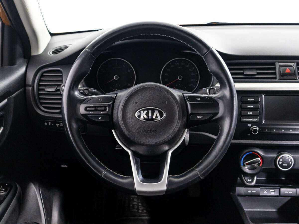 Kia Rio с пробегом — 2017 год. Фото: #17