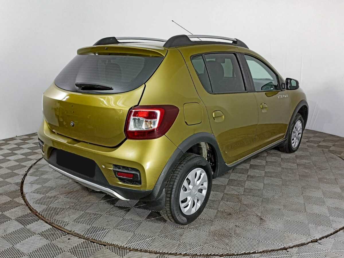 Renault Sandero с пробегом — 2017 год. Фото: #4