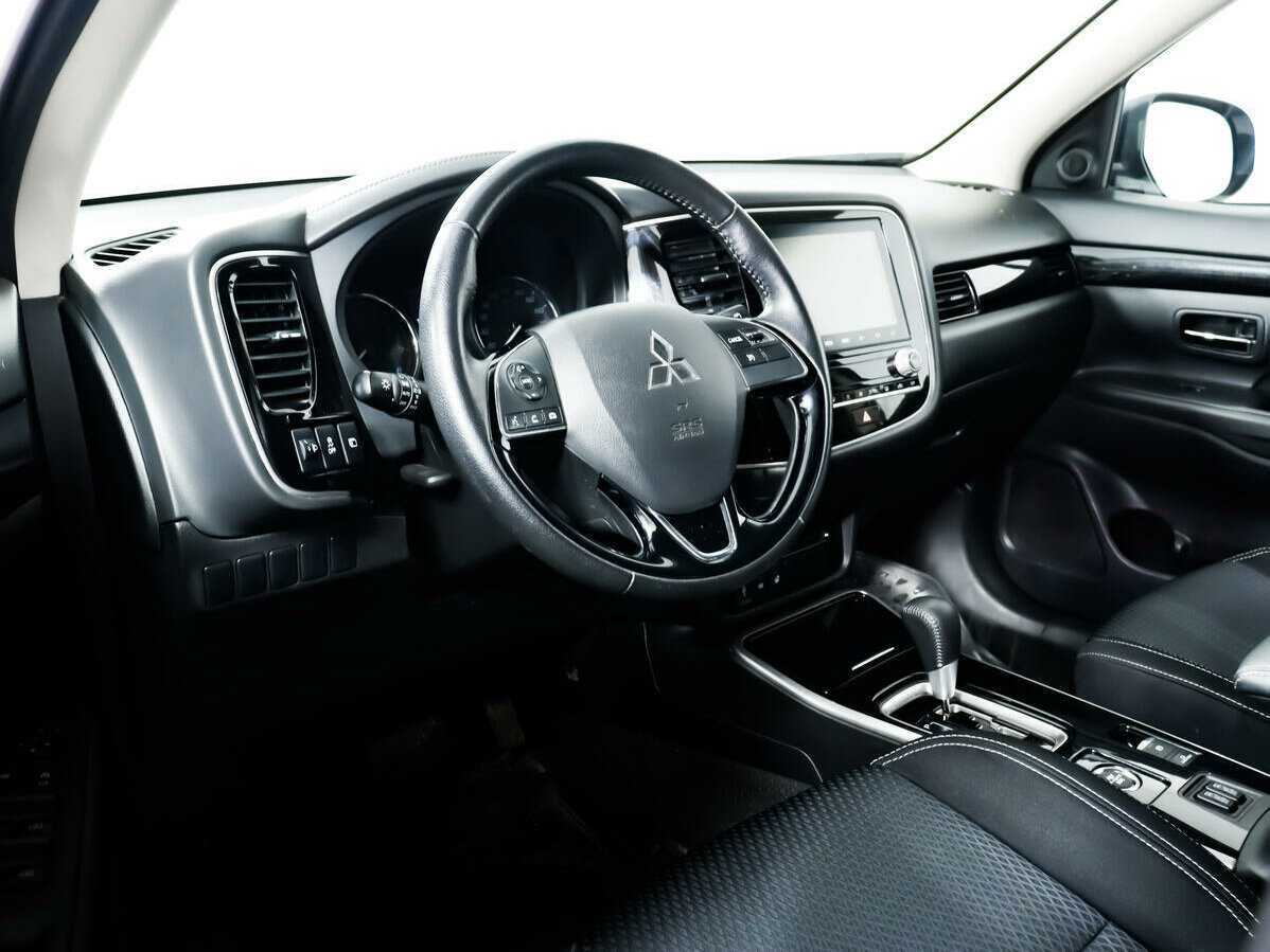 Mitsubishi Outlander с пробегом — 2020 год. Фото: #10