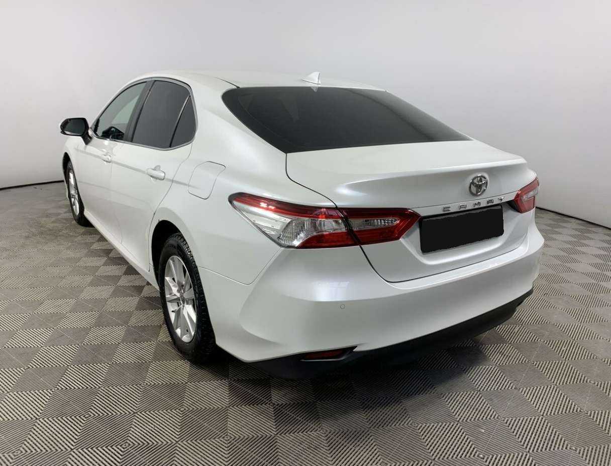 Toyota Camry с пробегом — 2020 год. Фото: #6