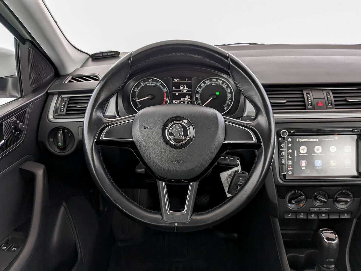 Skoda Rapid с пробегом — 2018 год. Фото: #16