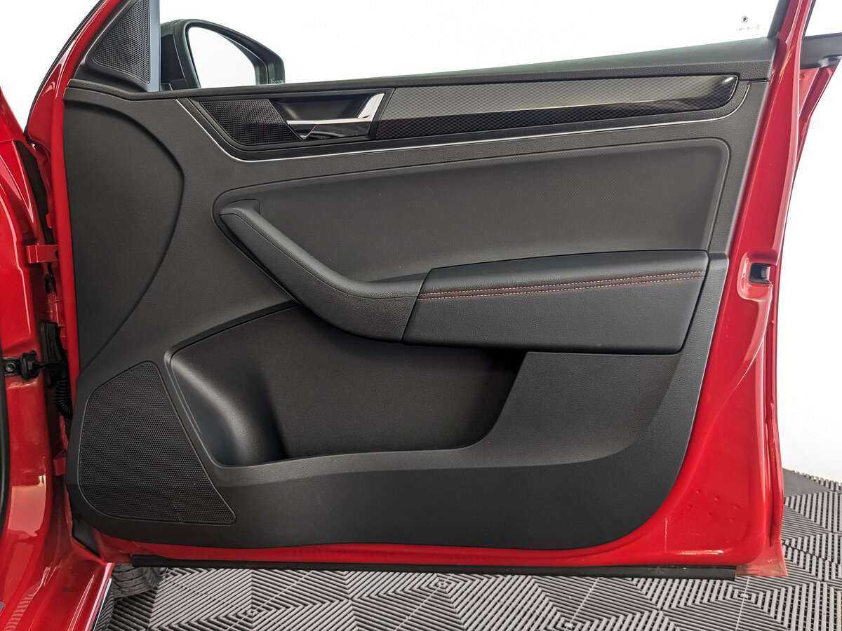 Skoda Rapid с пробегом — 2019 год. Фото: #18