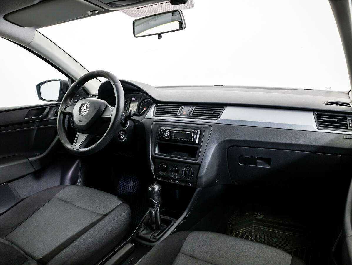 Skoda Rapid с пробегом — 2015 год. Фото: #7