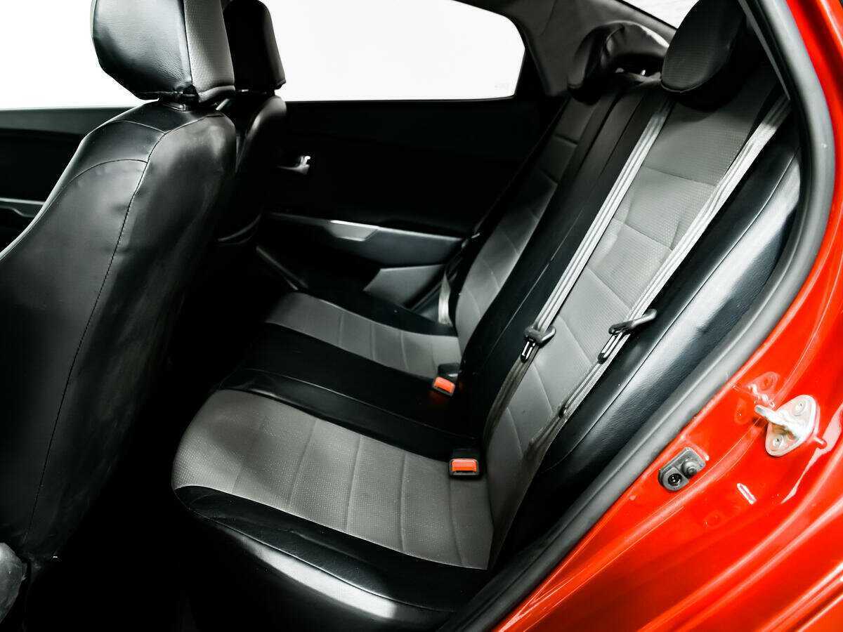 Kia Rio с пробегом — 2015 год. Фото: #10